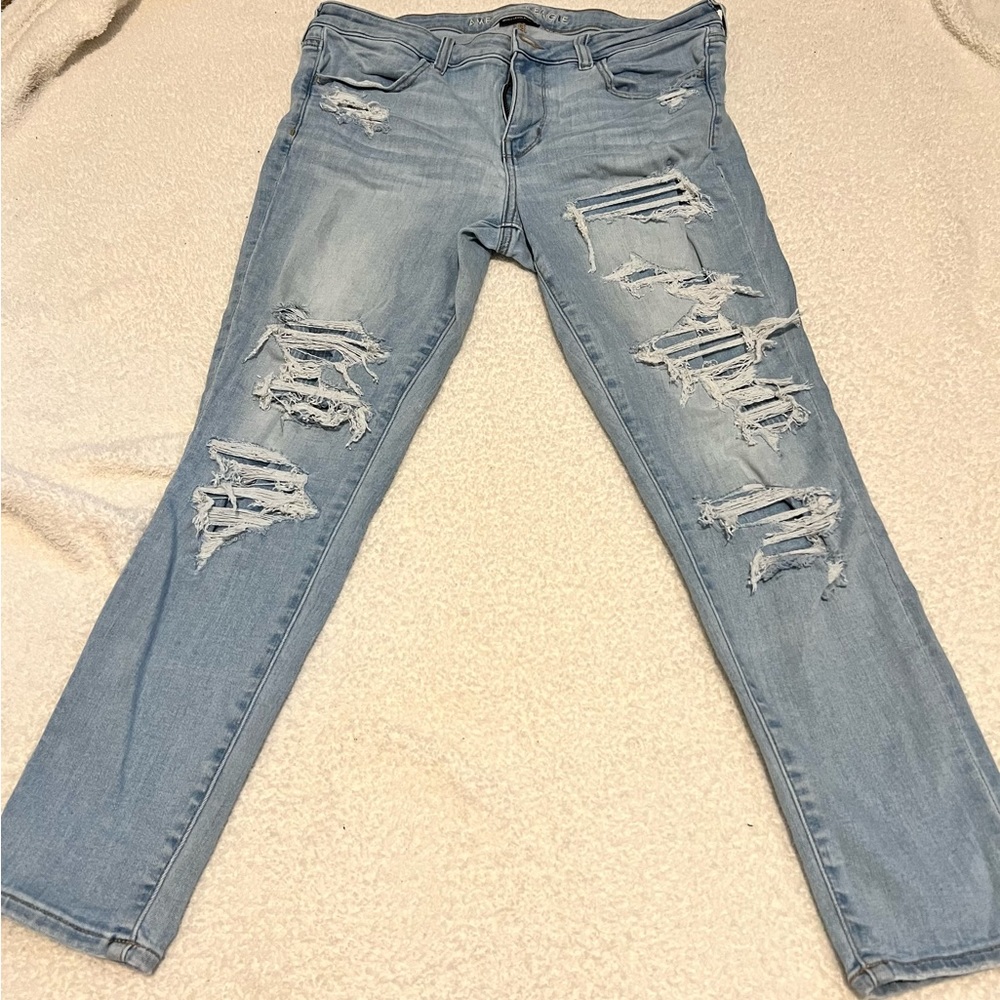 American Eagle jegging crop. 14 regular. Distressed